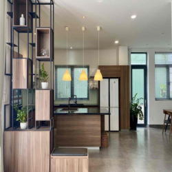 BIỆT THỰ MẶT TIỀN LIÊN PHƯỜNG FULL NỘI THẤT GIÁ 35triệu