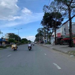 Nhà 2 lầu mặt tiền Nguyễn Văn Cừ