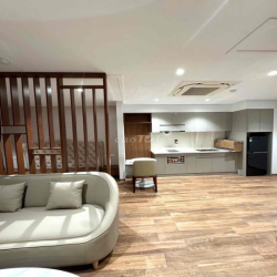 TRỐNG Căn hộ ban công cao cấp, sang trọng, hiện đại, gần ga Metro