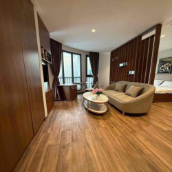 TRỐNG Căn hộ ban công cao cấp, sang trọng, hiện đại, gần ga Metro