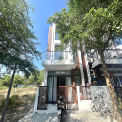 CHO THUÊ NHÀ NGUYÊN CĂN 4 TẦNG BẮC NHA TRANG GIÁ 15 TRIỆU/ THÁNG