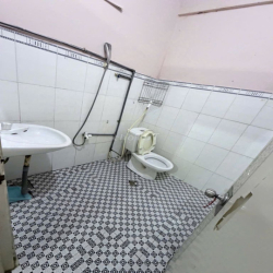 Cho thuê nhà hẻm gần ngã 5 chuồng chó thích hợp ở gia đình