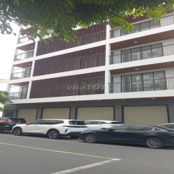 Cho thuê tòa nhà VCN Phước Long có thang máy, PCCC
