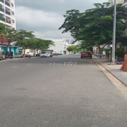 Cho thuê tòa nhà VCN Phước Long có thang máy, PCCC