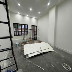 Cho thuê nhà phố Cityland mới, full máy lạnh 43 triệu (bao thuế)