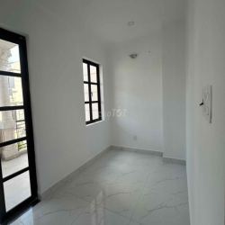 Cho thuê nhà phố Cityland mới, full máy lạnh 43 triệu (bao thuế)