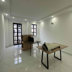 Cho thuê nhà phố Cityland mới, full máy lạnh 43 triệu (bao thuế)