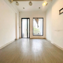 CHO THUÊ NHÀ MT HOA LAN, PHÚ NHUẬN, DT 4x16M, TRỆT 3 LẦU, GIÁ 40TR
