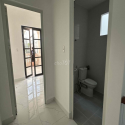 Cho thuê nhà phố Cityland mới, full máy lạnh 43 triệu (bao thuế)