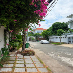 Villa hồ bơi compound Thảo Điền 300m² - 4PN - 105 triệu. Chính chủ