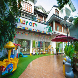 Đất giáo dục lô góc 2mt bờ kè Tham Lương 20m