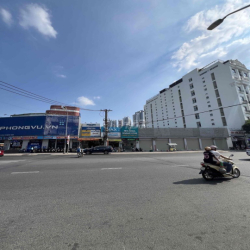 Cho thuê 248 Nguyễn Thị Thập ngay Lâm Văn Bền giá 155tr/tháng