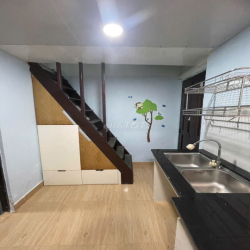 Căn hộ 52m2 Duplex, 1Pn1Pk 1Wc Máy Lạnh, Nội Thất Cơ Bản, 5Tr, Có Sẵn 