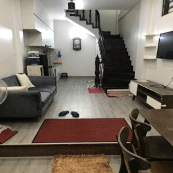 CHO THUÊ THUÊ NHÀ PHỐ GIÁP NHẤT, QUAN NHÂN, TX, 5 TẦNG - 15 TRIỆU
