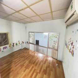 Căn hộ 52m2 Duplex, 1Pn1Pk 1Wc Máy Lạnh, Nội Thất Cơ Bản, 5Tr, Có Sẵn 