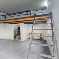 Hẻm 136 Vạn Kiếp, 26m2, có ban công gác lửng, máy lạnh mới 3.9tr/th