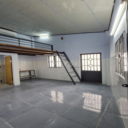 Hẻm 136 Vạn Kiếp, 26m2, có ban công gác lửng, máy lạnh mới 3.9tr/th