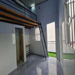 Hẻm 136 Vạn Kiếp, 26m2, có ban công gác lửng, máy lạnh mới 3.9tr/th