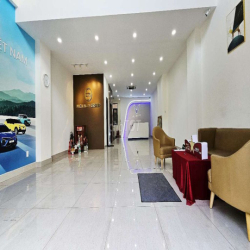 Cho thuê mặt bằng sang trọng đường lớn,oto đậu thoải mái Vạn Phúc City