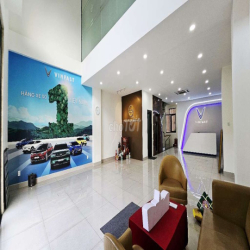 Cho thuê mặt bằng sang trọng đường lớn,oto đậu thoải mái Vạn Phúc City