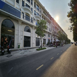 Cho thuê mặt bằng sang trọng đường lớn,oto đậu thoải mái Vạn Phúc City