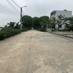 Đất Cho Thuê dùng Kinh doanh, Bãi để xe, Kho nhỏ, ,… Giá rẻ