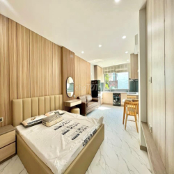 căn hộ TIỆN NGHI MỚI FULL NỘI THẤT BANCOL THOÁNG ngay 3/2 Q10