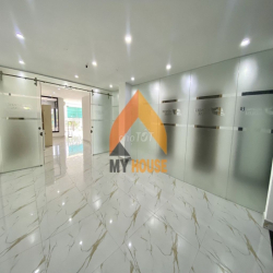 HÀNG HIẾM GIÁ RẺ TÒA VP TRỐNG SUỐT CÓ THANG MÁY SAU LƯNG METRO Q2