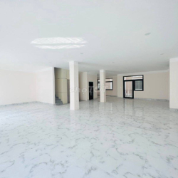 CHO THUÊ TẦNG NHÀ PHỐ VINHOMES 144M2 THANG MÁY-MÁY LẠNH CHỈ 8TR/THÁNG