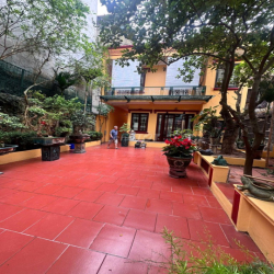 Binhbds cho thuê biệt thự sân vườn Bồ Đề 300m2