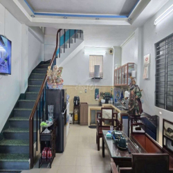 🏡 CHO THUÊ NHÀ NGỌC LÂM 40M² x 4T – GẦN PHỐ, GẦN CHỢ – GIÁ CHỈ 10,5 TR