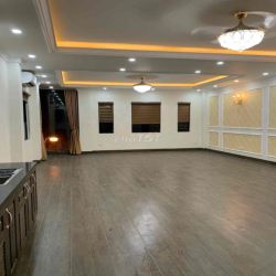 Toà víp 8T thang máy 200 Trần Đại Nghĩa oto đỗ cửa cách Mp 1 nhà