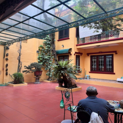 Binhbds cho thuê biệt thự sân vườn Bồ Đề 300m2