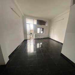 Nhà nguyên căn rộng. 5PN.4WC. Hình và Video thật 100%.