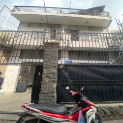 Nhà nguyên căn rộng. 5PN.4WC. Hình và Video thật 100%.