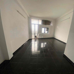 Nhà nguyên căn rộng. 5PN.4WC. Hình và Video thật 100%.