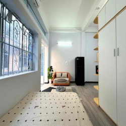 Chính Chủ,Cho Thuê Phòng 45m2 , Full Nội Thất , Ban Công