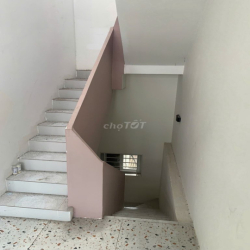 Chính chủ cho thuê nhà 3 lầu mặt tiền đường Phạm Phú Thứ, Q. Tân Bình