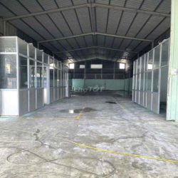 KHO XƯỜNG ĐẸP MỚI(200m2)TẢI LỚN RA VÀO,TRẦN CAO