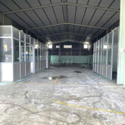 KHO XƯỜNG ĐẸP MỚI(200m2)TẢI LỚN RA VÀO,TRẦN CAO