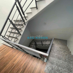 Căn hộ có ban công, cho người nước ngoài thuê