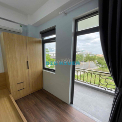 Căn hộ có ban công, cho người nước ngoài thuê