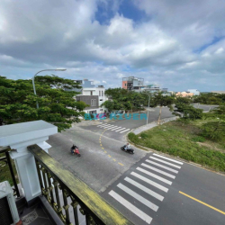 Căn hộ có ban công, cho người nước ngoài thuê