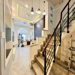 _HẺM XE TẢI 1/ DƯƠNG QUẢNG HÀM SÁT MT_TRỆT 2 LẦU 4PN_VỊ TRÍ ĐẸP_