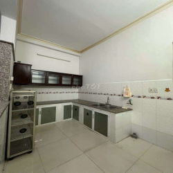 Nhà LÊ VĂN QUỚI [4x12, 3 lầu, 4pn, 3toilet] 12tr/tháng