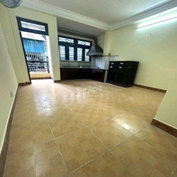 Cho thuê nguyên căn HXH tiện ở VPCT Nguyễn Hữu Cảnh Bình Thạnh.