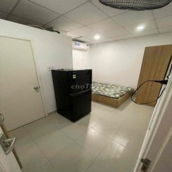 CHDV - NGÃ TƯ PHÚ NHUẬN - CÓ THANG MÁY