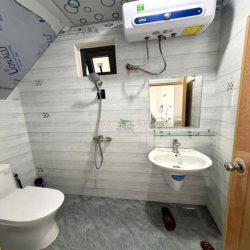 CHO THUÊ CĂN HỘ DUPLEX ĐƯỜNG TÔ HIỆU CÓ SÂN RỘNG GIÁ 4.5 TRIỆU/THÁNG