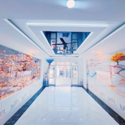 Nhà đẹp như mới – 4PN – sân ô tô rộng – gần DT743C – chỉ 7.5tr