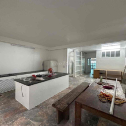 Nhà sân vườn An Dương Vương 80m2 x 4 tầng, 40m2 sân oto vào nhà